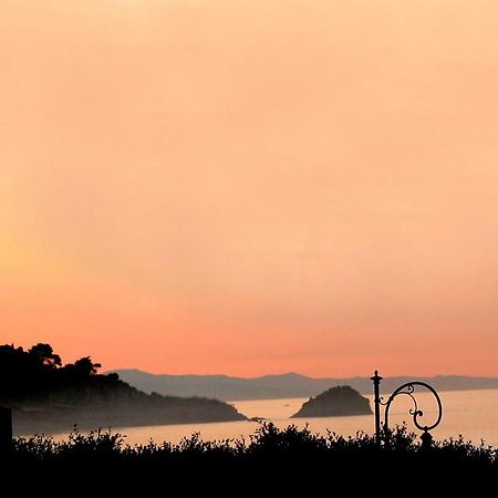 Casa Lungomare Villa จีอาร์ดีนี นักซอส ภายนอก รูปภาพ
